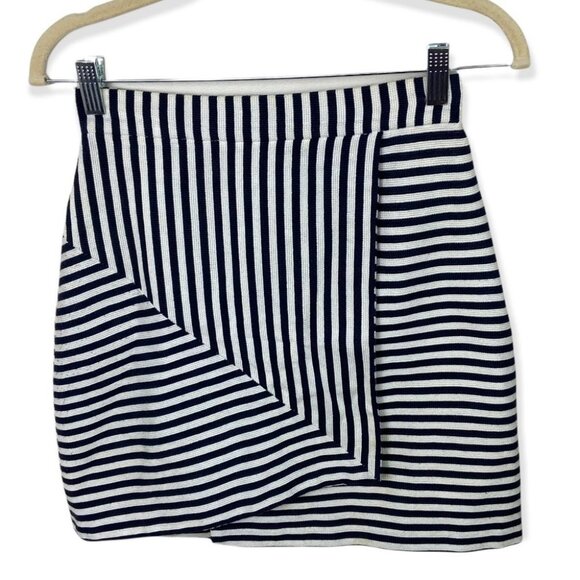 Whit Bamboo Asymmetric‎ Hem Skirt Striped Black Size Size 2 Mod Mini $298 USD - Picture 3 of 9